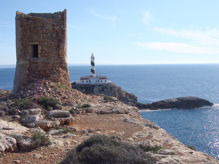 fishingtripmajorca.co.uk boat trips to Cabo Figuera in Majorca