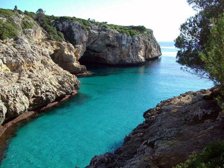 fishingtripmajorca.co.uk boat trips to cala Varques in Majorca