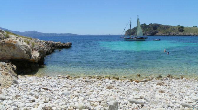 fishingtripmajorca.co.uk boat tours to Calo Pollença in Majorca