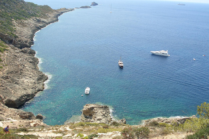 fishingtripmajorca.co.uk boat trips to islands Toro in Majorca